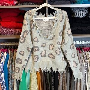 Miracle blue/gray/pink leopard print long sleeve v neck raw edged sweater S/M